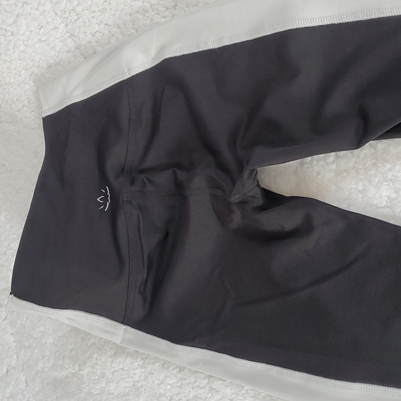 9. Beyond Yoga To The Frame High Waisted Leggings Black - Picture 8 of 14